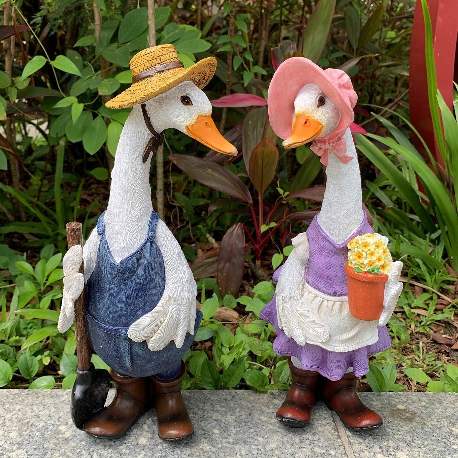 Vibrant Resin Duck Statues for Garden & Home – Cute Decorative Ornaments