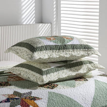 Load image into Gallery viewer, Breathable King Size Patchwork Quilt Set - Eco-Friendly Cotton Floral Design