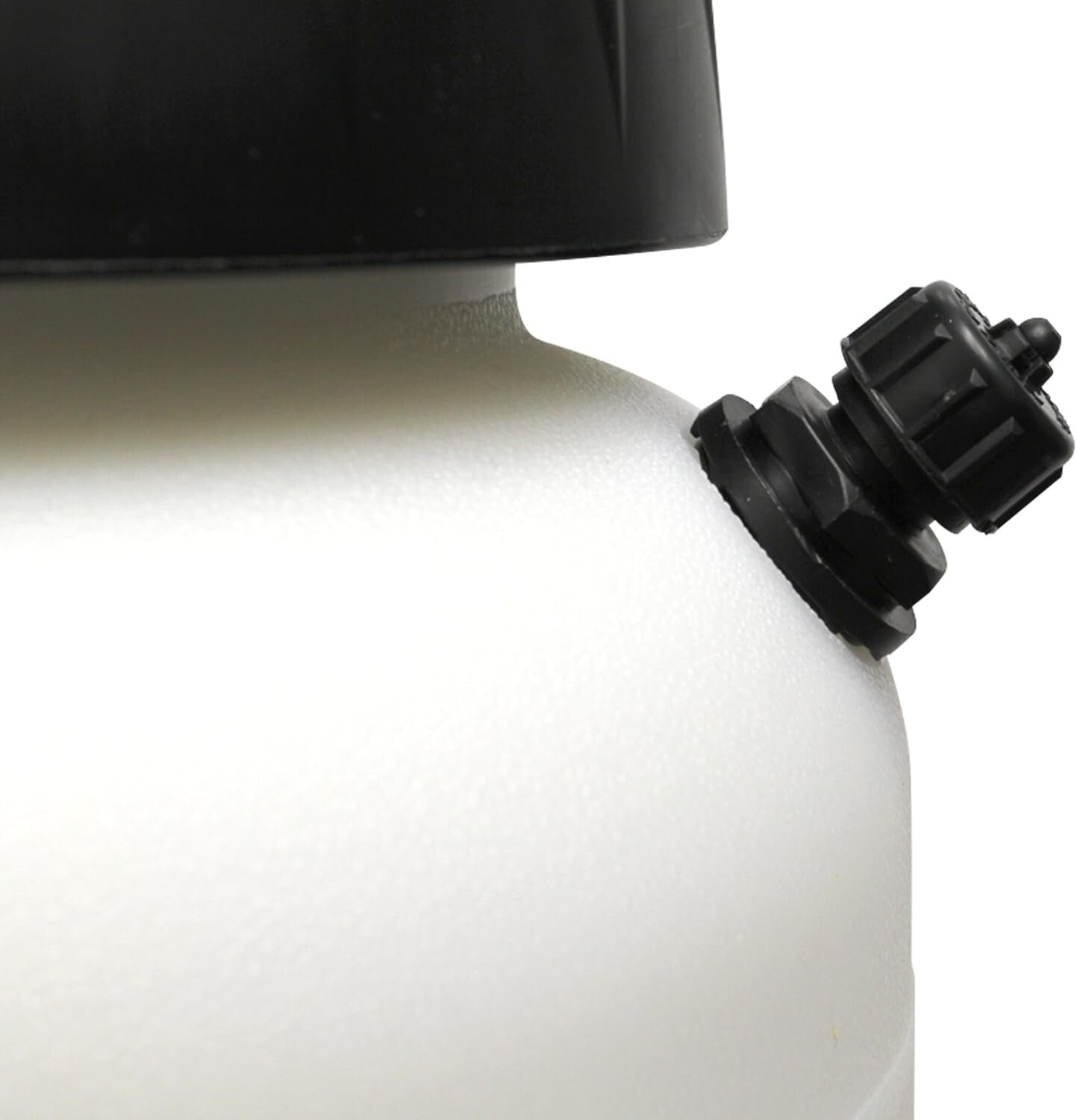 Chapin ProSeries 3-Gallon Manual Sprayer with Adjustable Nozzles for Garden Care