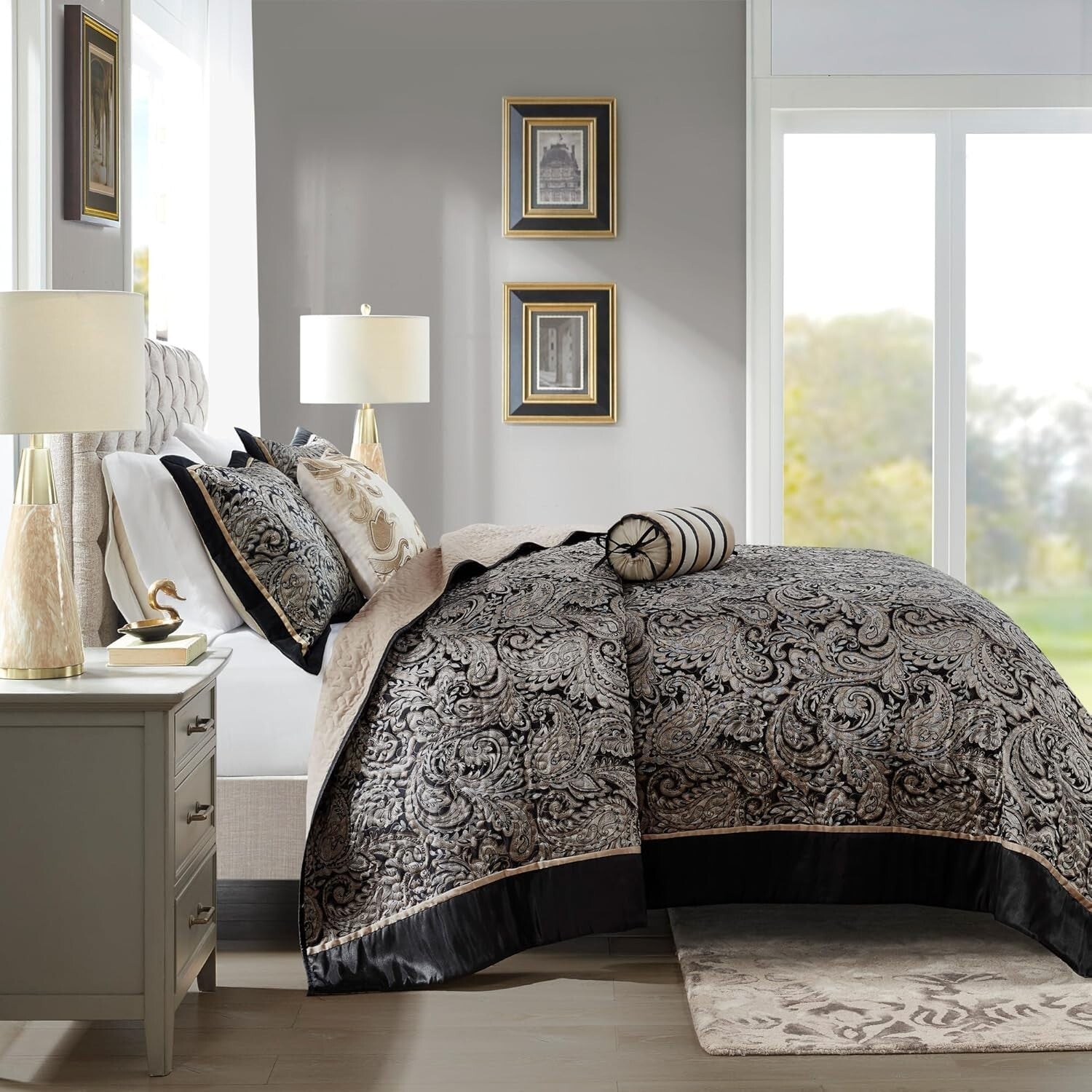 5-Piece Black Quilted Bedding Set with Decorative Pillows - All Season Comfort