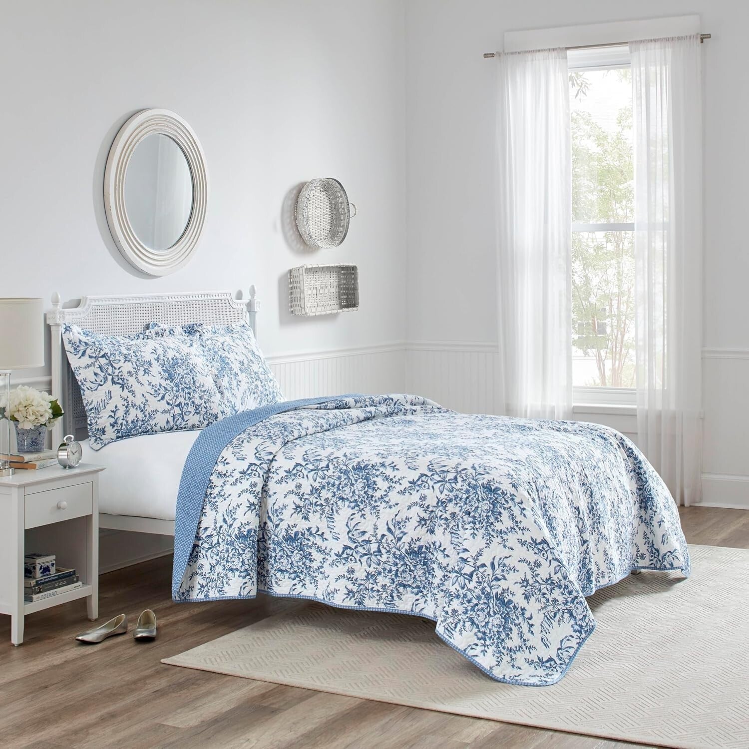 Luxury King Floral Cotton Quilt Set with Matching Shams - Farmhouse Style