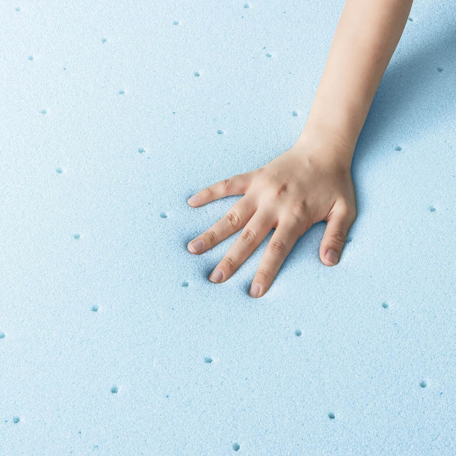 Experience Ultimate Sleep with 1.5-Inch Ventilated Cooling Gel Mattress Topper