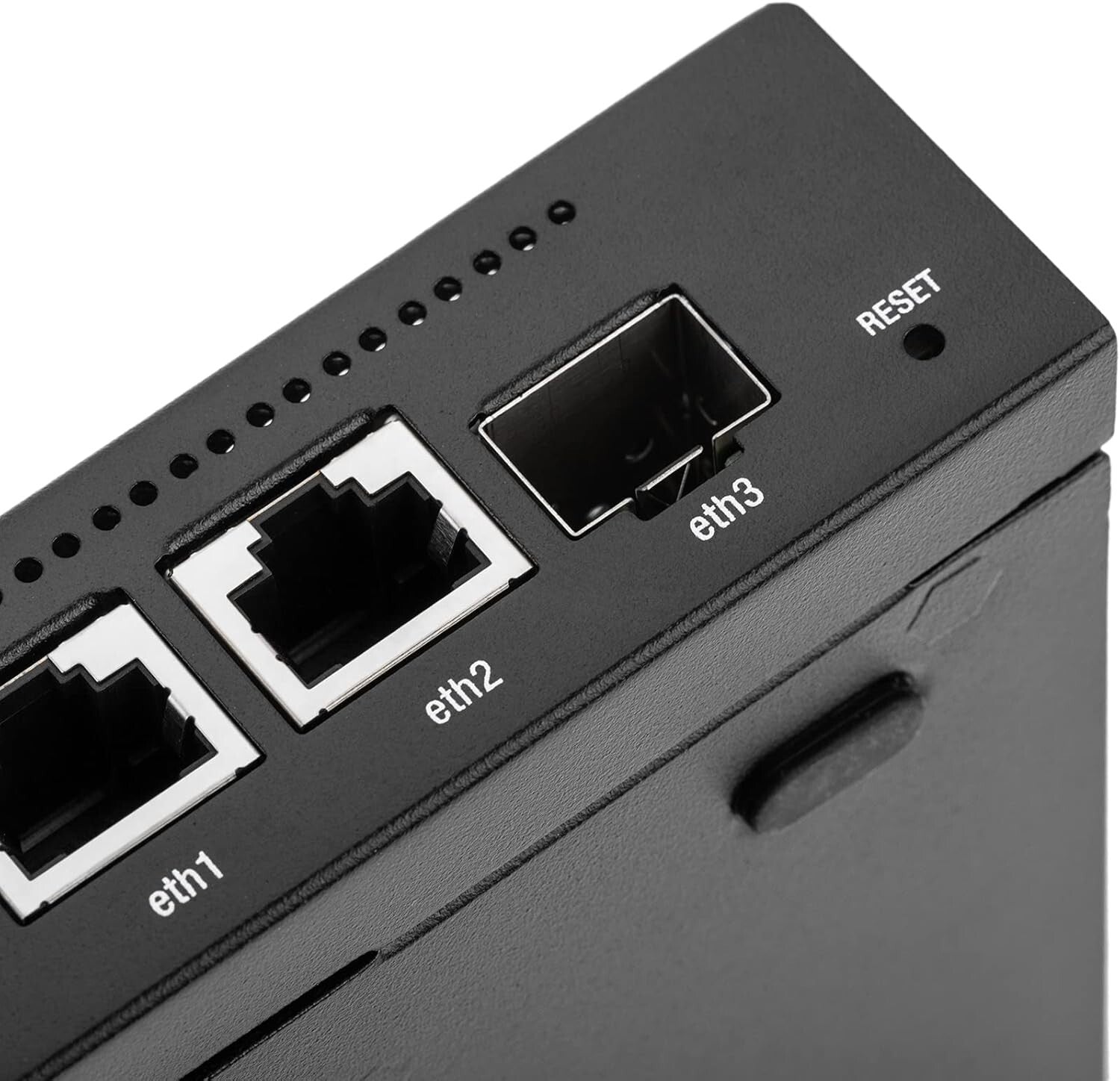 EdgeRouter 4: Ultra-Fast Routing with Gigabit Ethernet Ports & Mounting Options