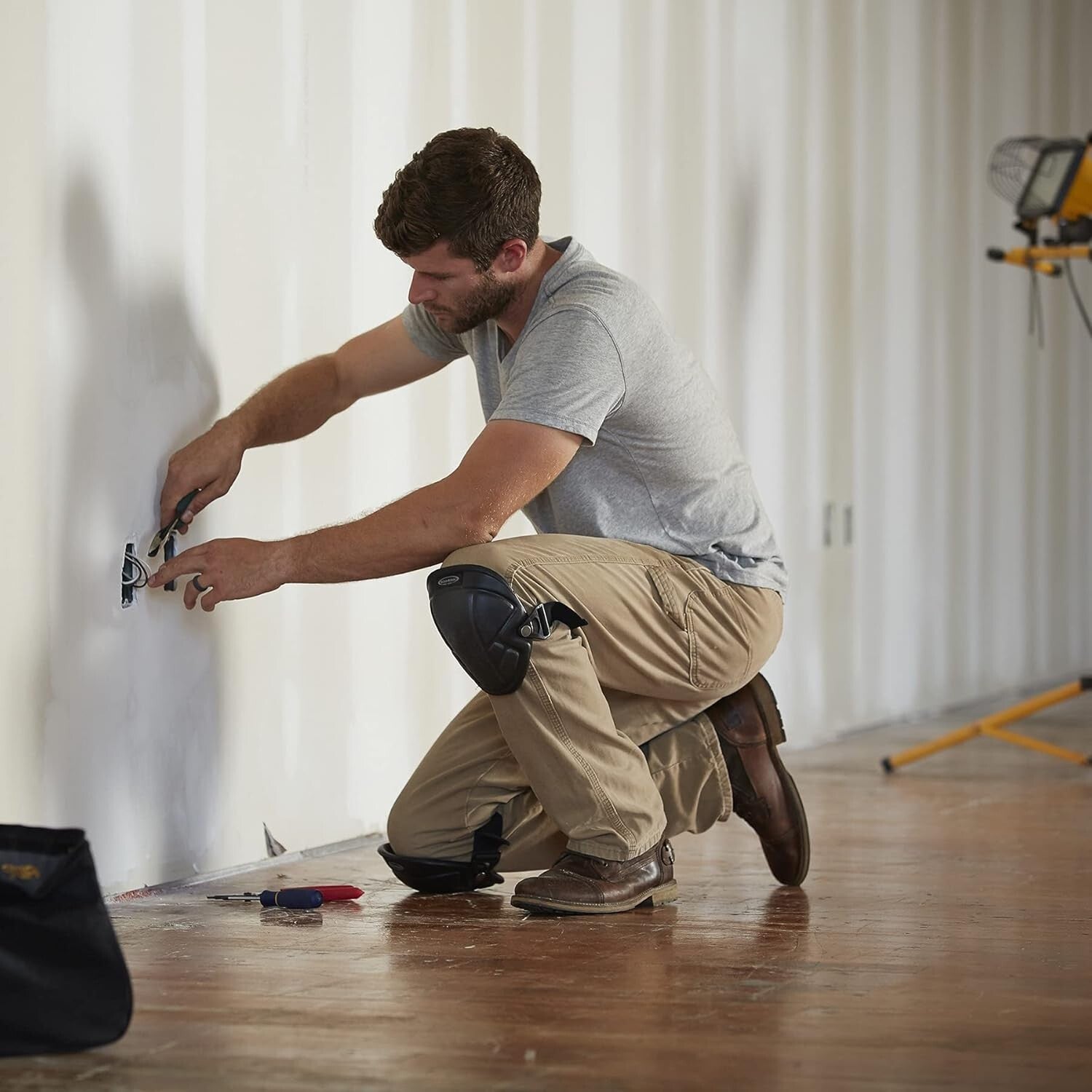 Durable Black Knee Pads with High-Density Foam - Ideal for Flooring & Painting