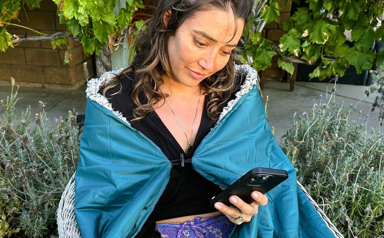 Luxury Teal Quilted Fleece Blanket - Waterproof & Essential for Outdoor Events