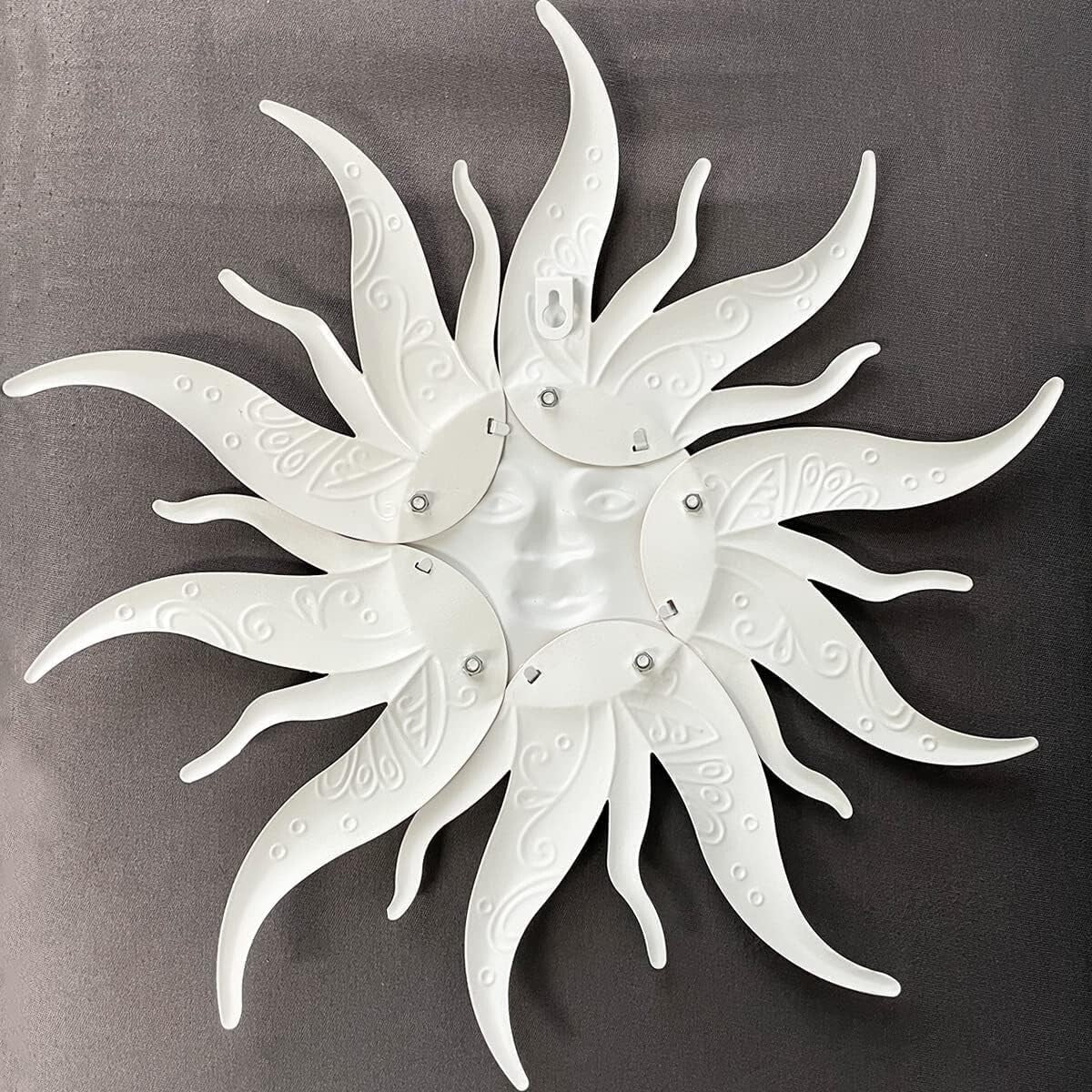 23.6-Inch Exquisite Metal Sun Face Wall Art - Perfect for Farmhouse Gardens