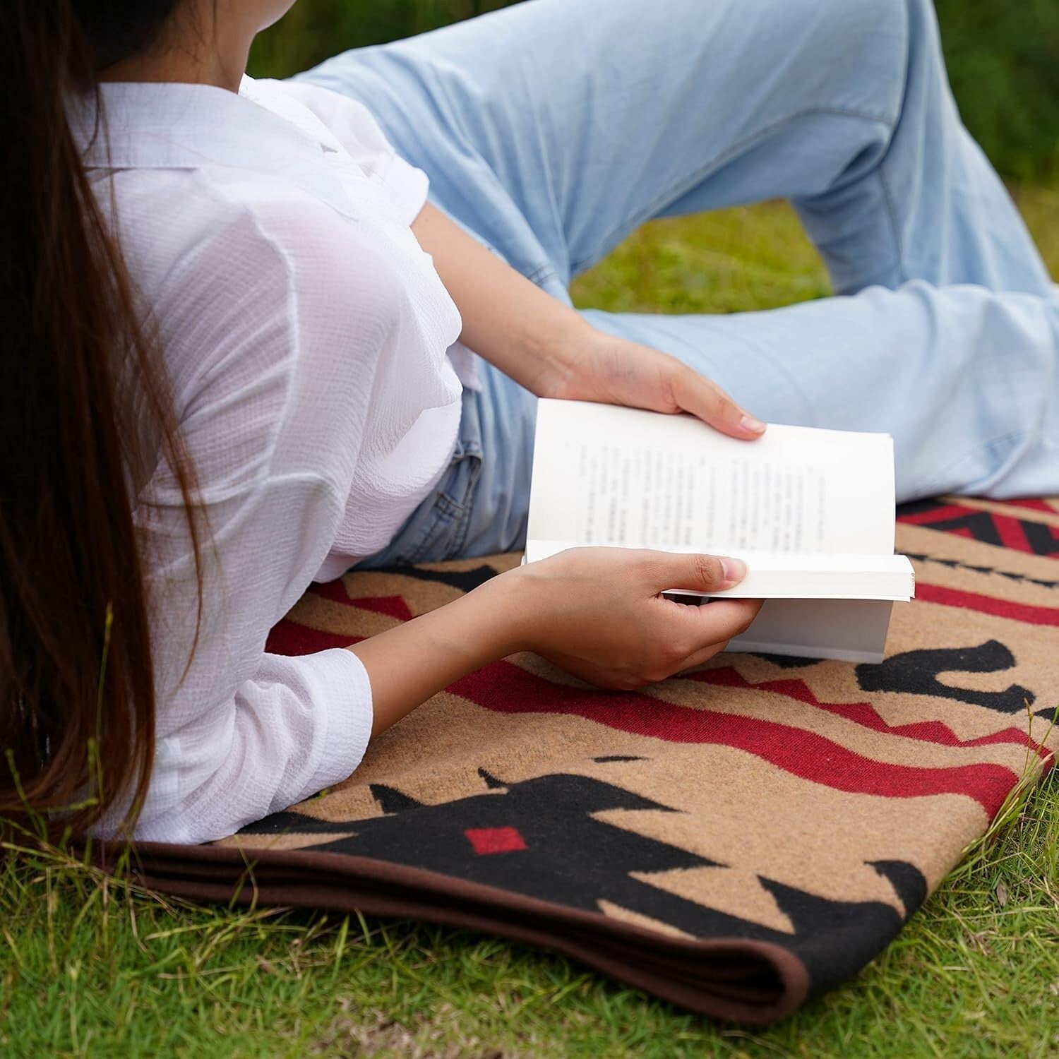 Versatile Merino Wool Outdoor Blanket - 87"x63" for Emergencies & Comfort