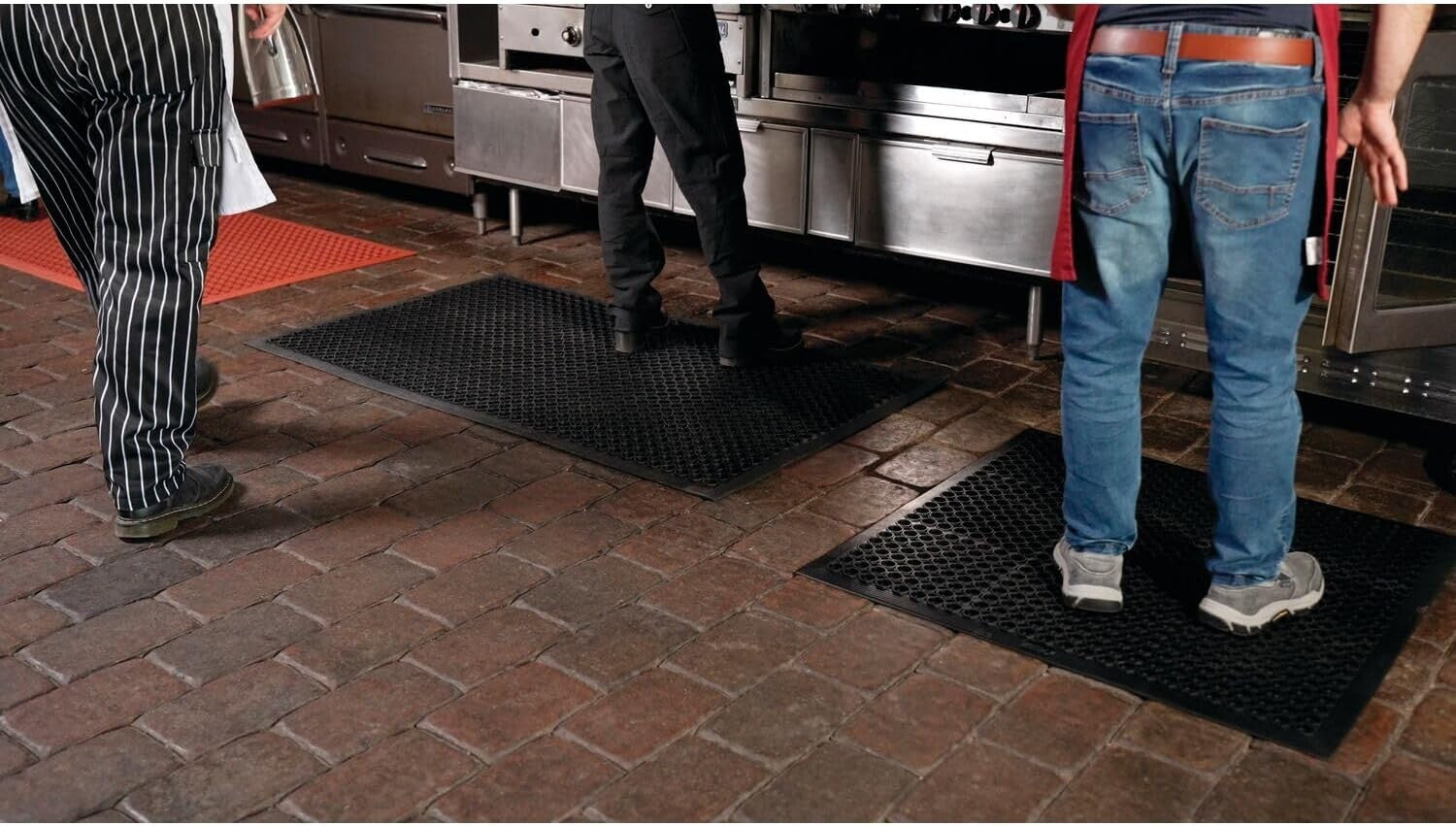 3' x 5' Commercial Kitchen Drainage Mat - Lightweight, Anti-Slip & Beveled Edges
