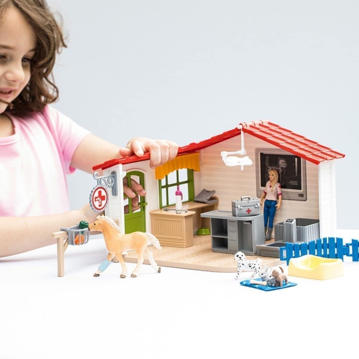 Educational 43-Piece Farm Vet Set for Children - Fun and Imagination Awaits!