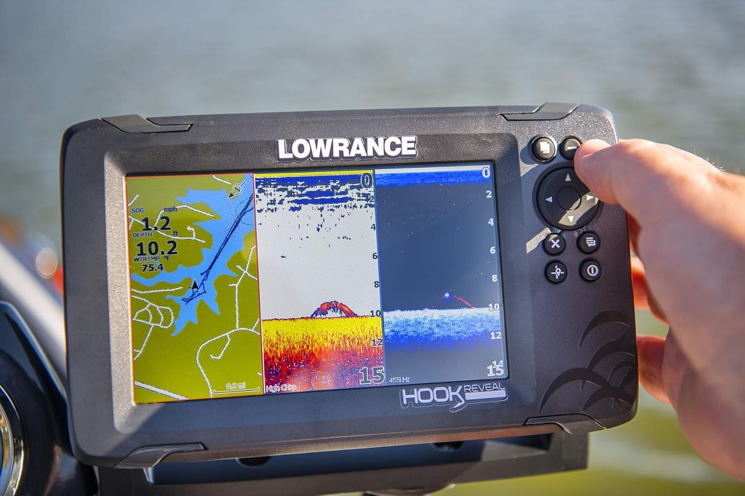 7" Fish Finder with FishReveal & Autotuning Sonar - Perfect for Every Angler