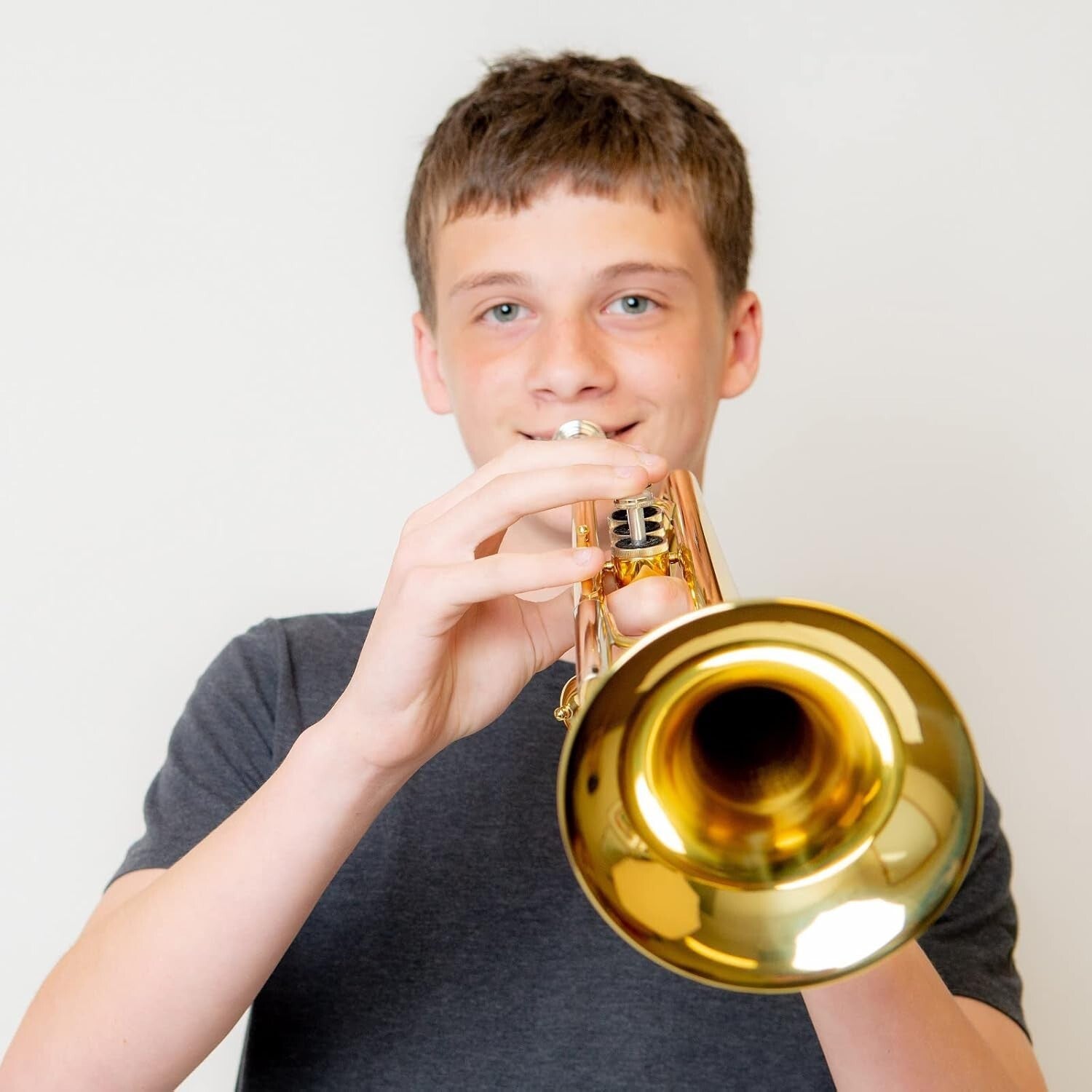 Lightweight Gold Bb Trumpet with 7C Mouthpiece - Ideal for Music Students