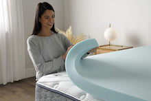 Load image into Gallery viewer, Pressure-Relieving 3 Inch Queen Memory Foam Topper - Gel-Infused Comfort