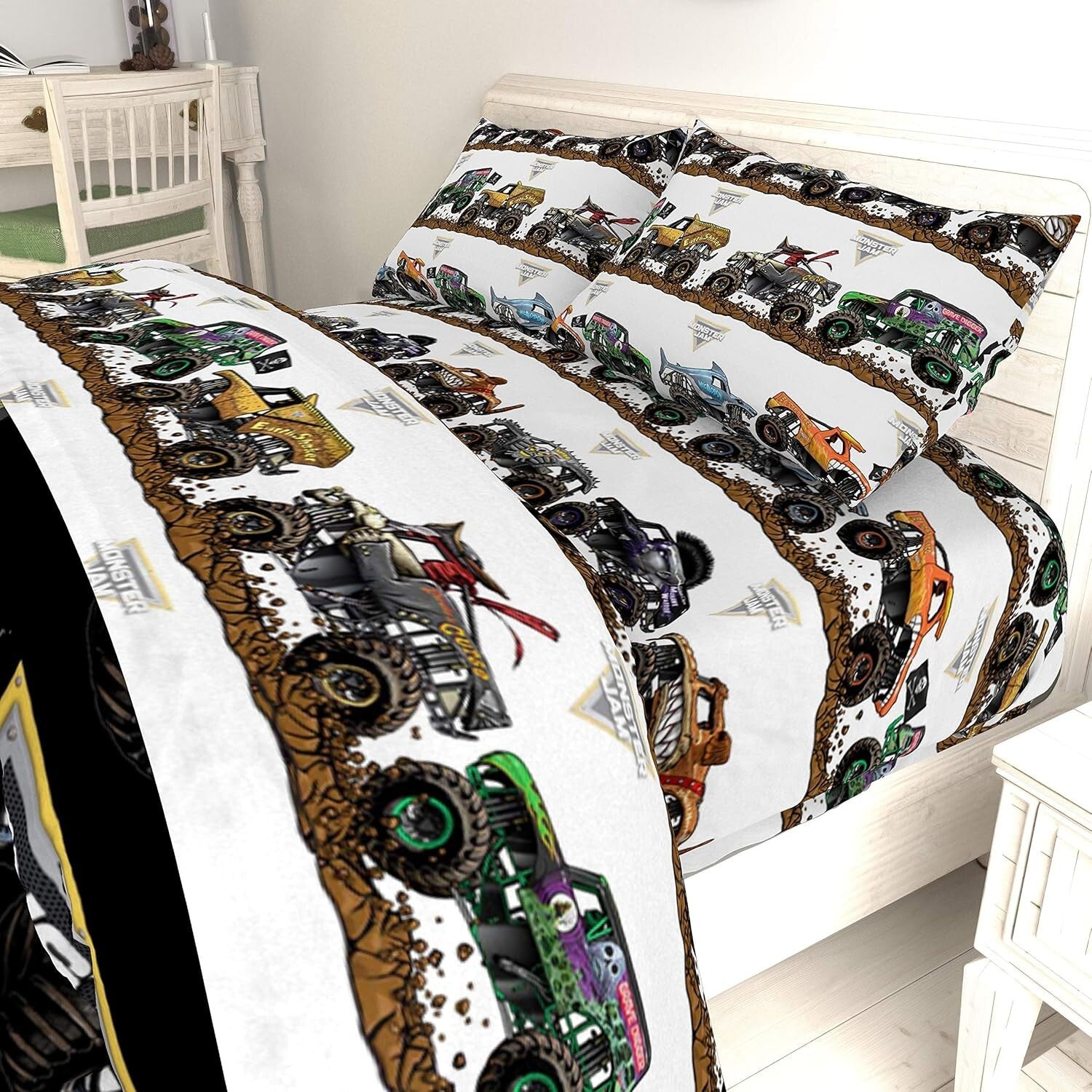Exciting Monster Truck Full Bed Set - Comforter & Sheets for Kids’ Rooms