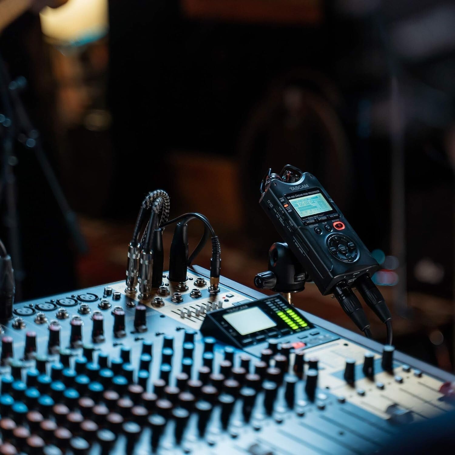 Compact 4-Channel Portable Recorder with USB Interface for Professional Sound