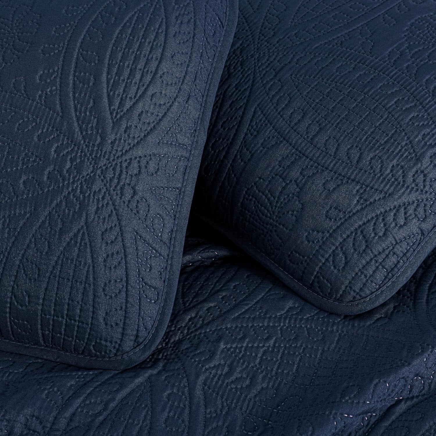 Luxurious 3-Piece Oversized Queen Bedspread Set in Navy with Medallion Design