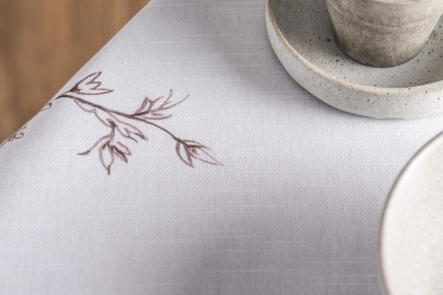 Elegant 100% Cotton Round Tablecloth - Perfect for Weddings & Everyday Dining