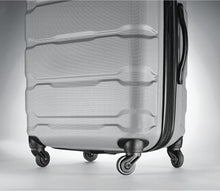 Load image into Gallery viewer, Omni PC 28-Inch Expandable Hardside Spinner Luggage - Silver, 10-Year Warranty