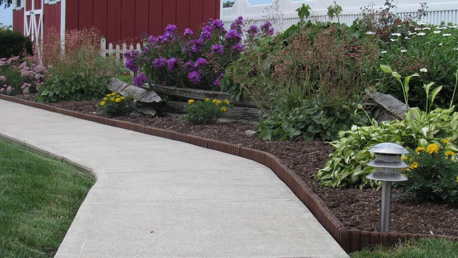 Eco-Green 8-Pack Landscape Border Edging with Pre-Attached Stakes for Easy Setup