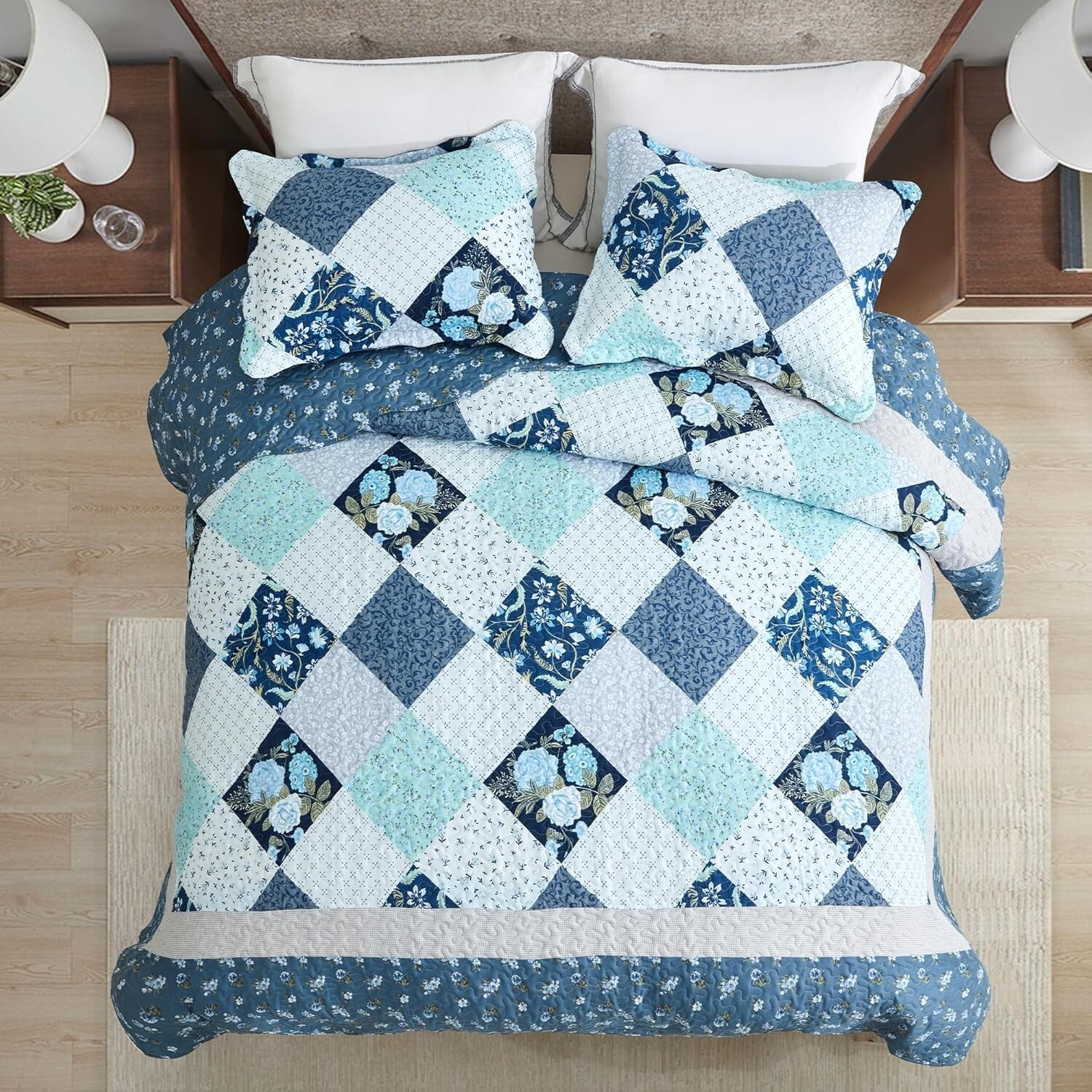 Luxury King Size Quilt Set - Lightweight Floral Bedspread with Scalloped Edge