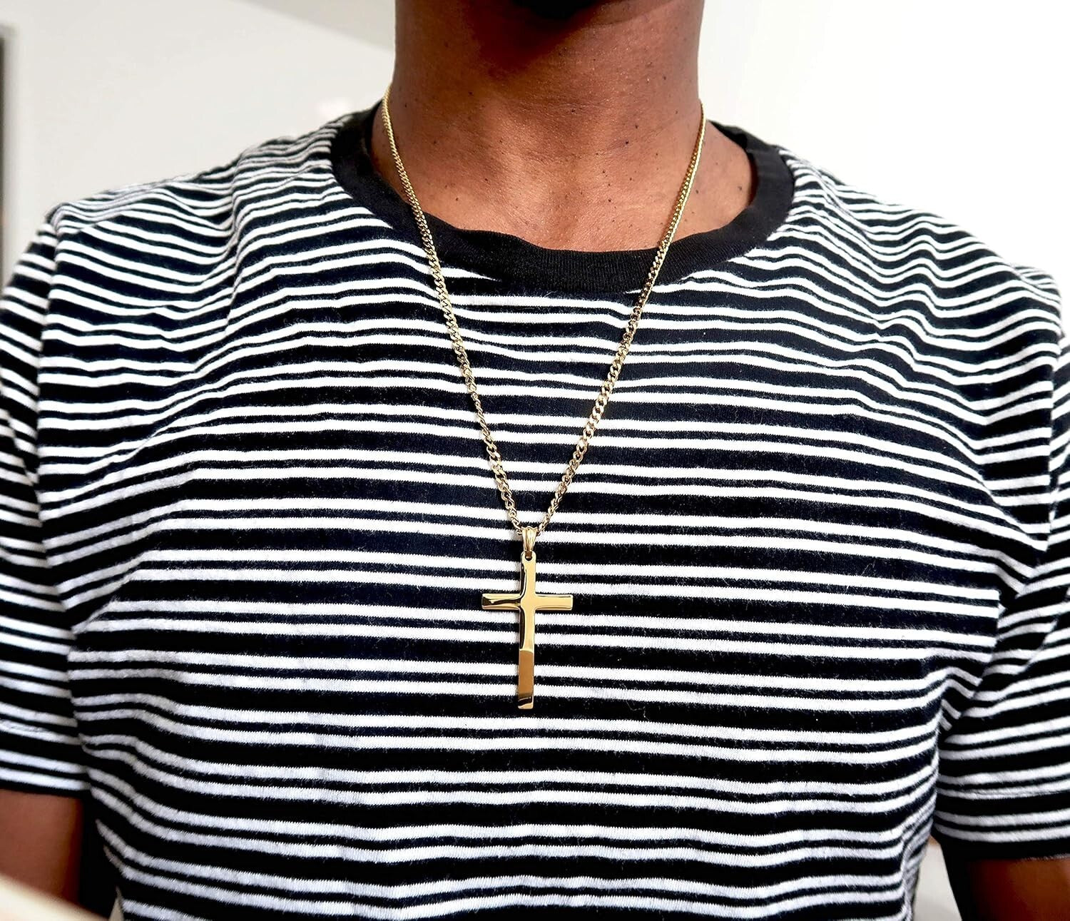Lightweight 18K Gold Chain Necklace with Solid Clasp - Perfect for Men & Women
