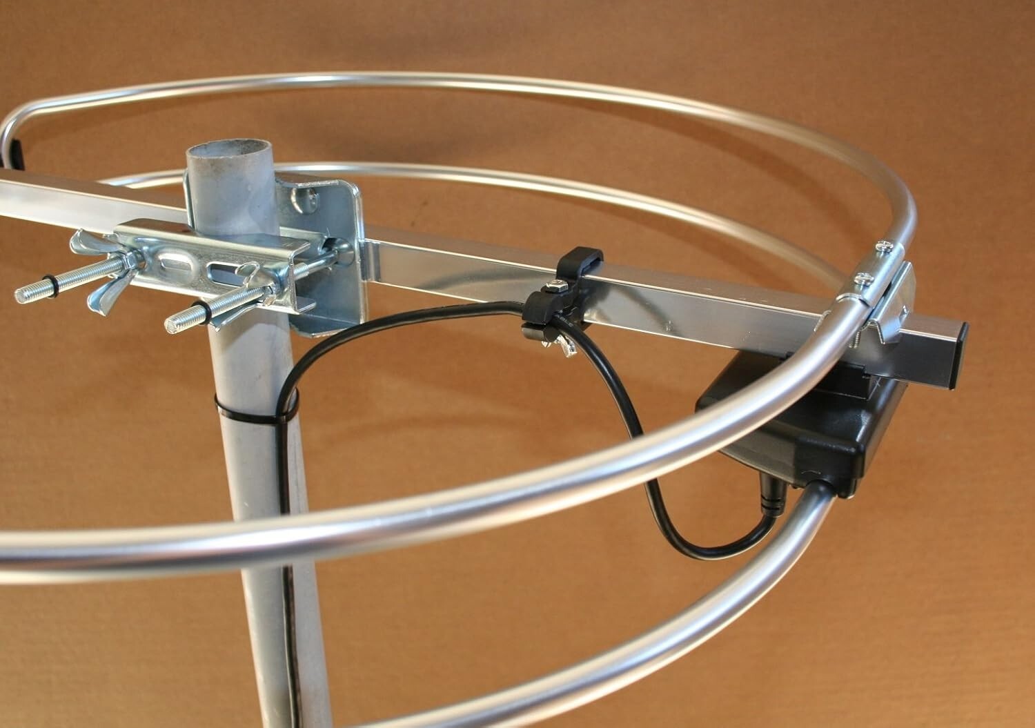 Durable Aluminum FM Loop Antenna for Superior Analog and Digital Signals
