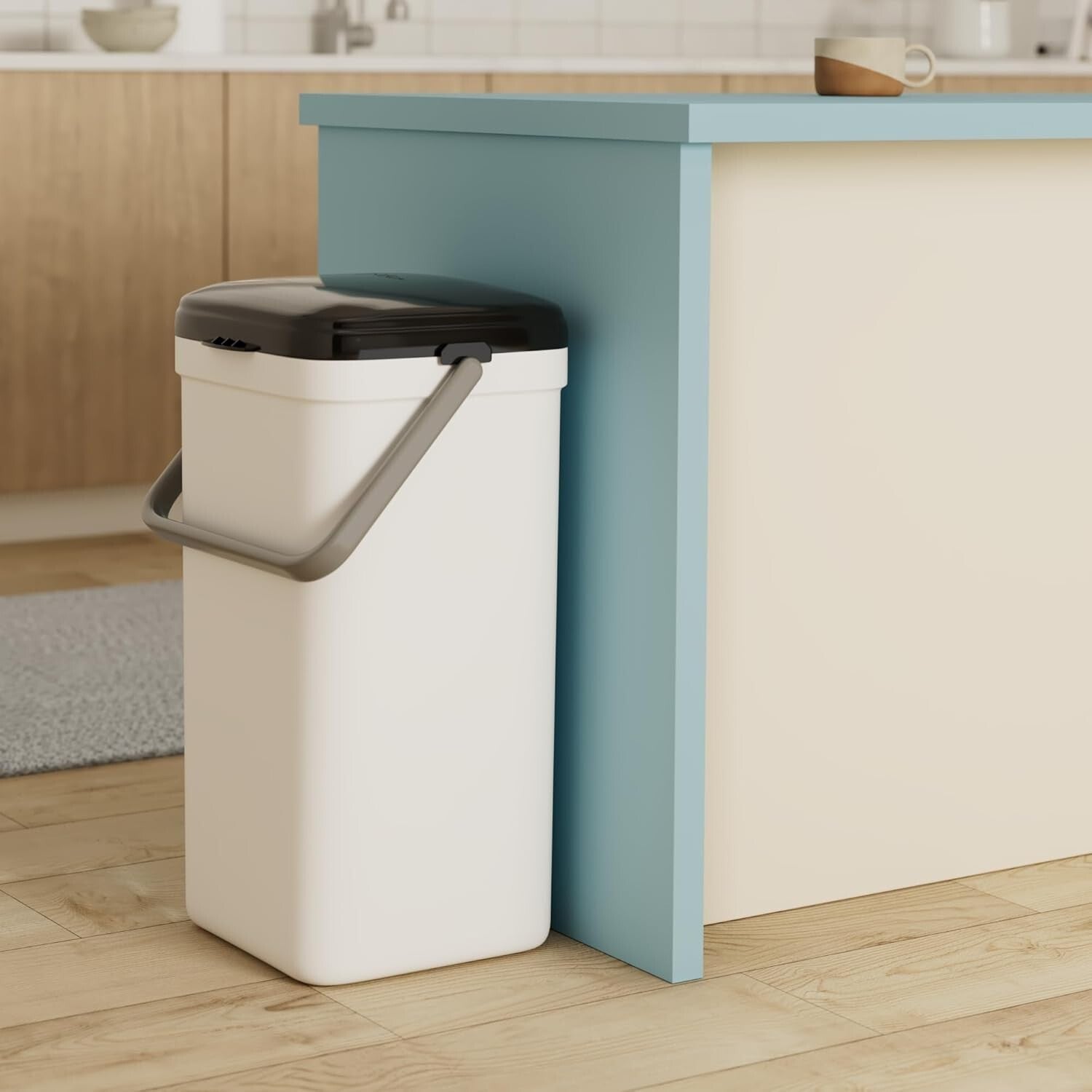 Weekly Waste Management: 3-Gallon Litter Disposal Can with 10 Bags Included