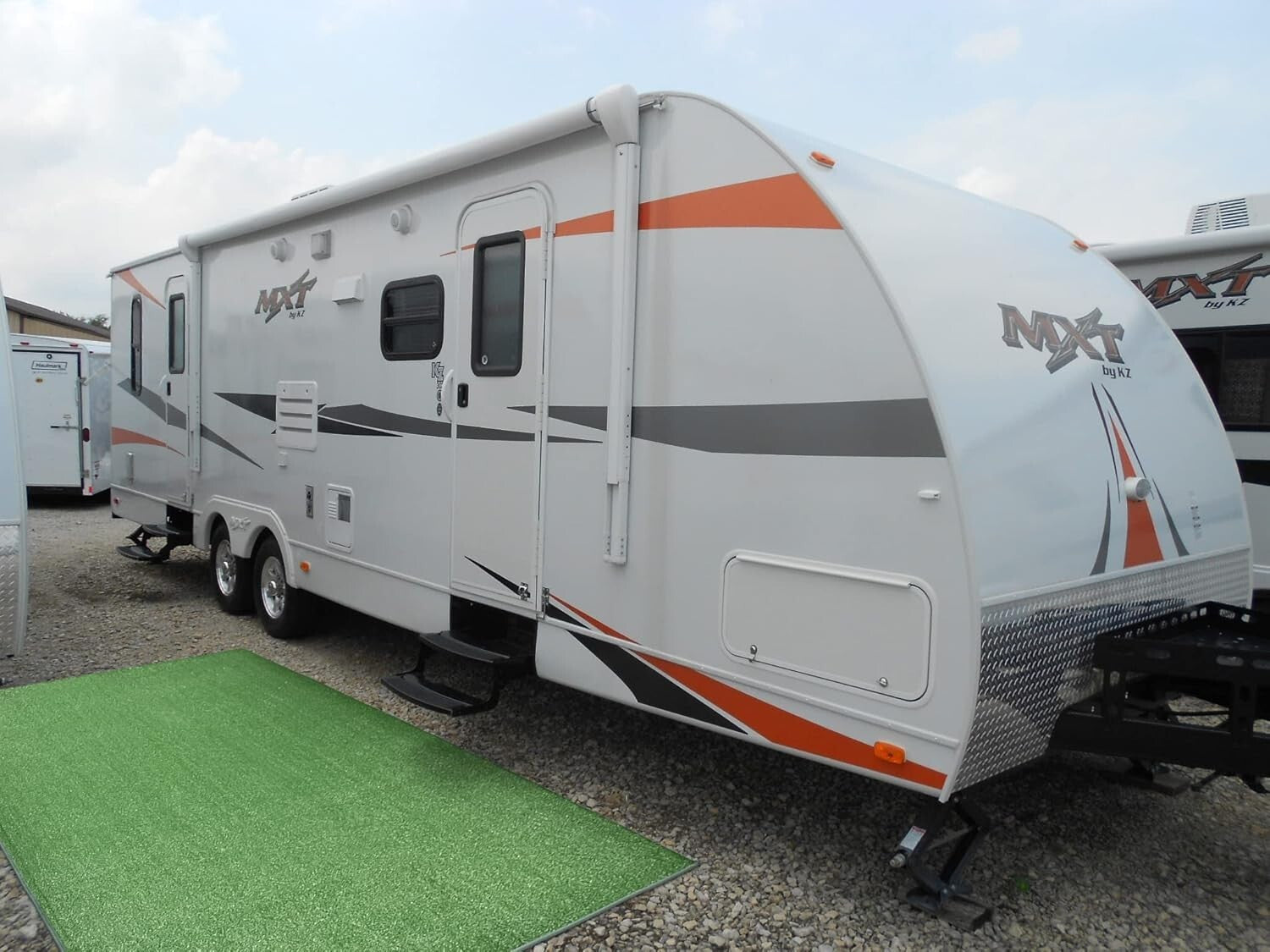 Versatile Green Rectangular Area Rug 6' x 9' for Indoor & Outdoor Spaces