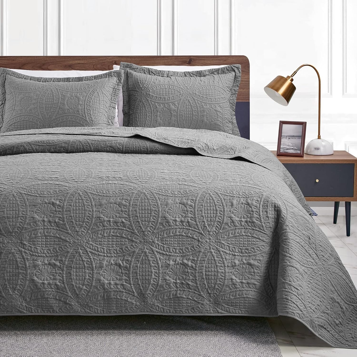 King Size Modern Quilt Set in Grey Coin Pattern - Lightweight 3-Piece Set