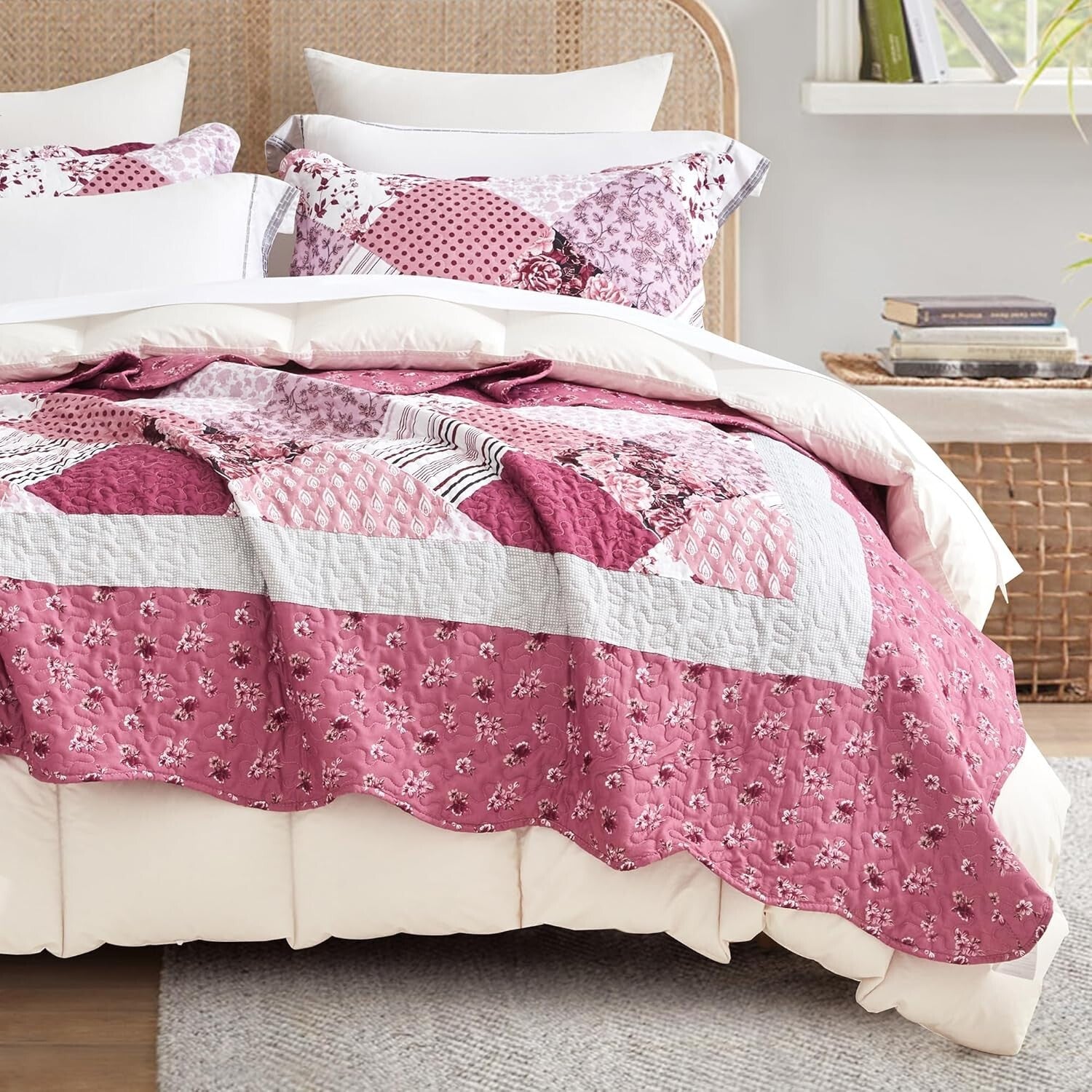 Elegant Floral King Bedspread Set - Lightweight & Hypoallergenic, 3-Piece