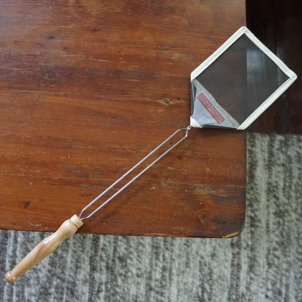 Classic 5-Pack Wire Frame Fly Swatters with Wooden Handles and Strong Mesh