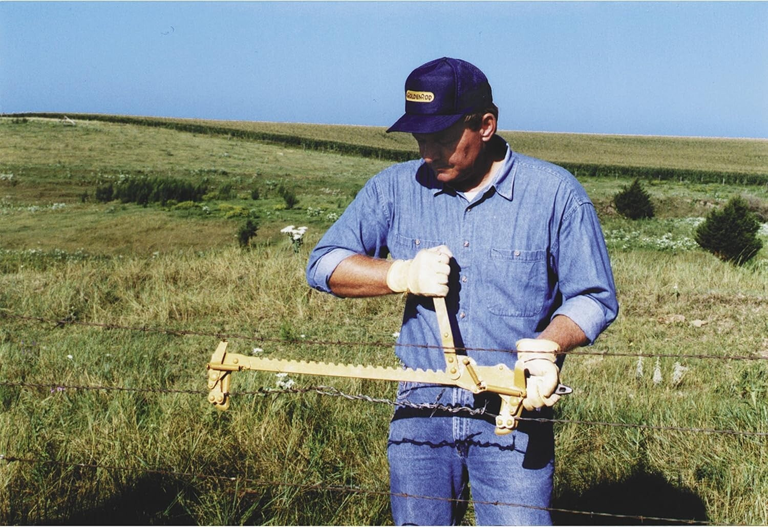 All-Purpose Fence Stretcher Splicer Tool for Quick Wire Repairs and Maintenance