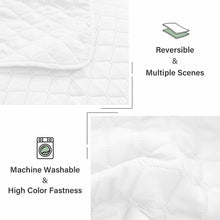 Load image into Gallery viewer, Luxurious All-Season California King Quilt Set with Reversible Design and Shams