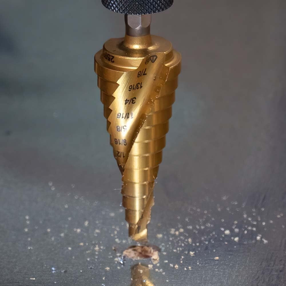 Efficient 3-Step Drill Bit Kit with Lubrication Oil for Optimal Performance