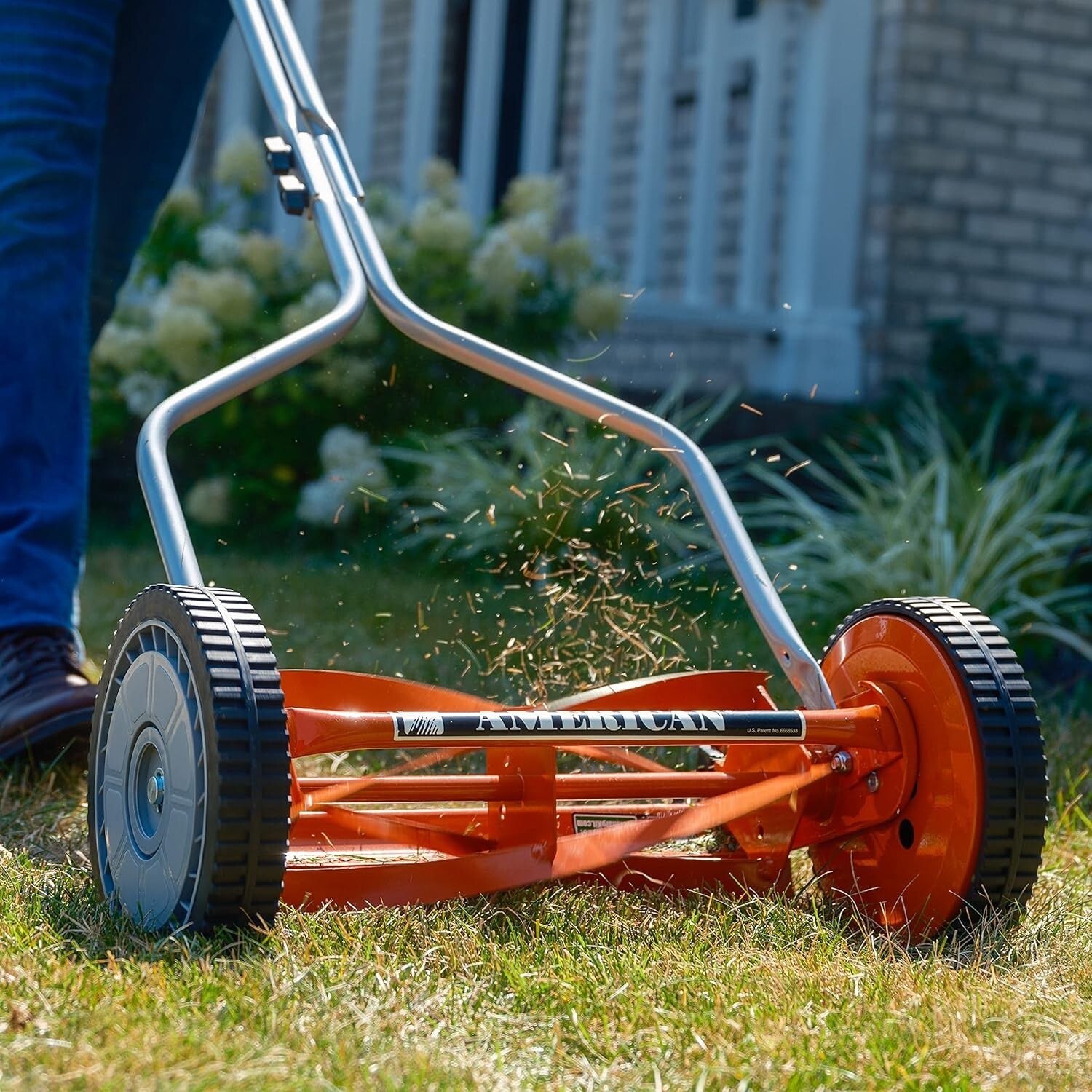 Effortless 14-Inch Push Reel Mower - Environmentally Responsible Lawn Care