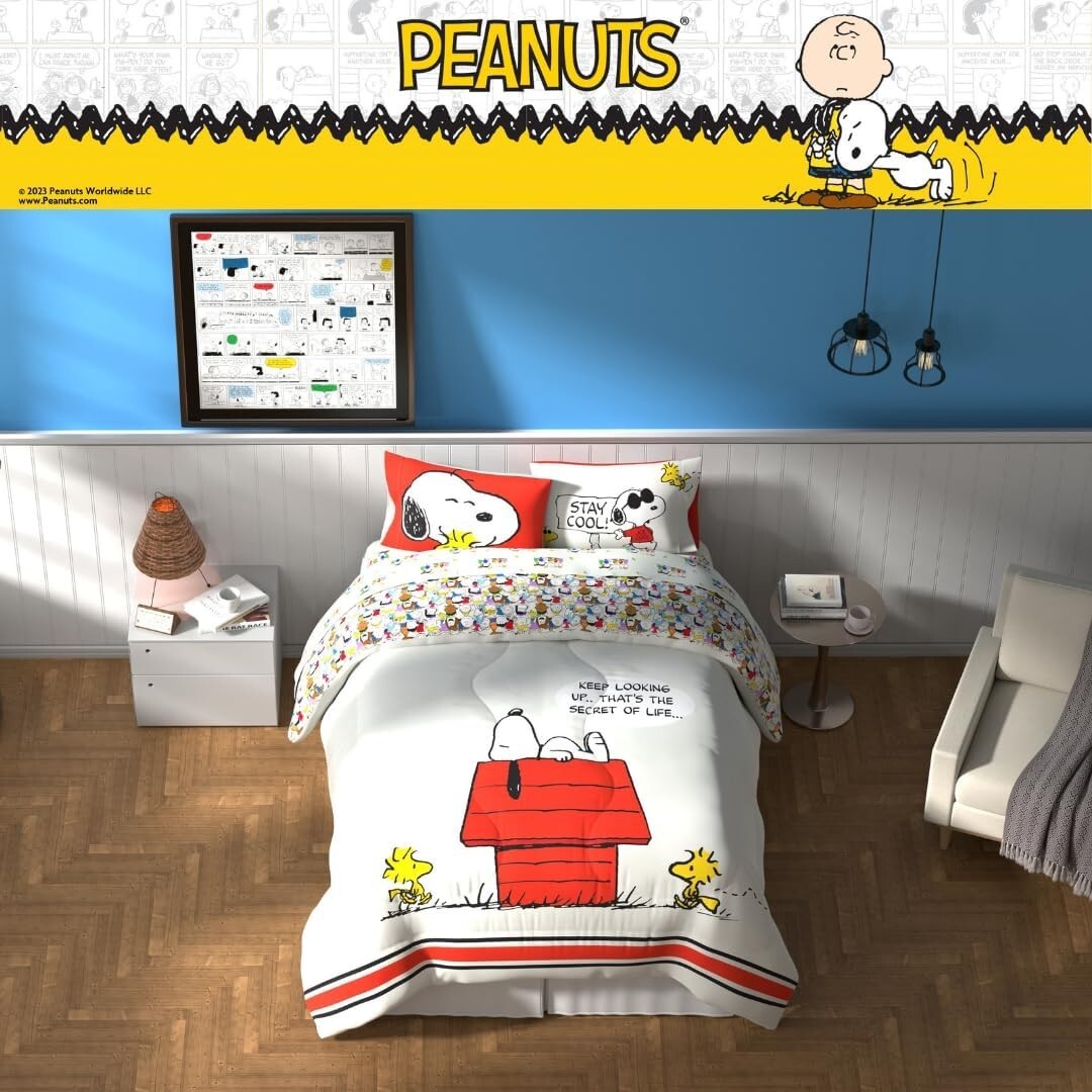 Cozy Peanuts 5-Piece Bedding Set: Charlie Brown, Snoopy & Woodstock - Full Size