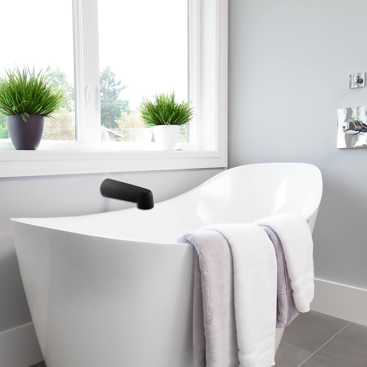 Heavy Duty Zinc Bathtub Faucet in Matte Black - Seamless and Stylish Finish