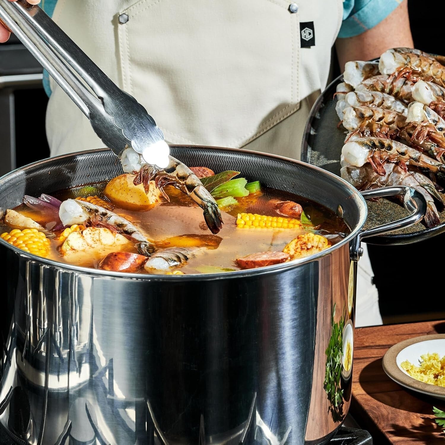 Versatile 12-Quart Nonstick Stockpot for All Cooktops - Oven Safe Up to 900°F