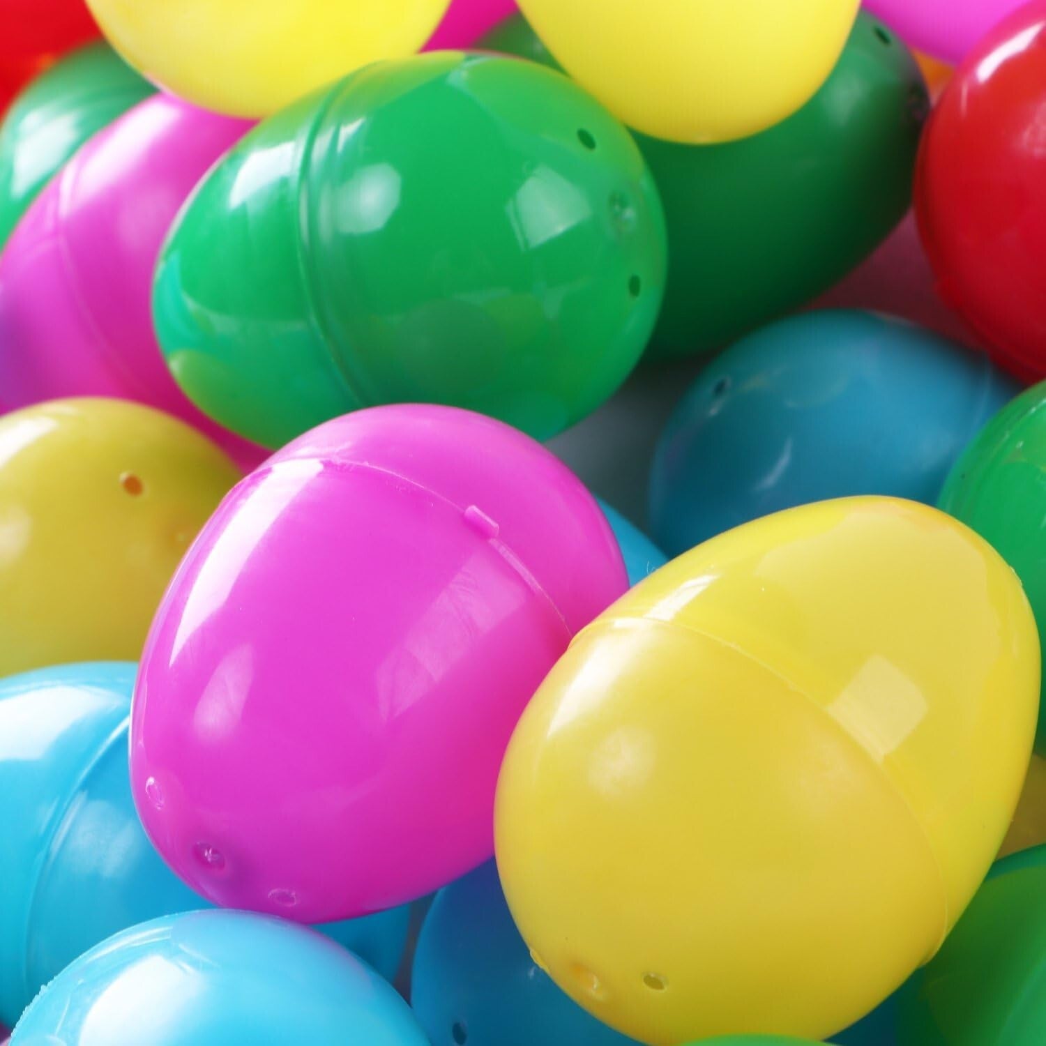 Party-Ready 2000 Pcs Plastic Easter Eggs - Ideal for Hunts and Basket Stuffers