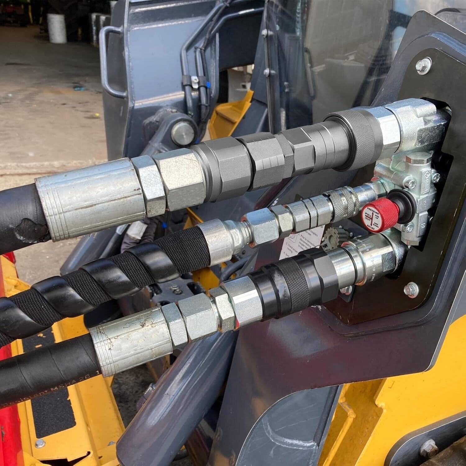 Compact Brass Hydraulic Coupler Adapter Set with Dust Caps for Clean Connections