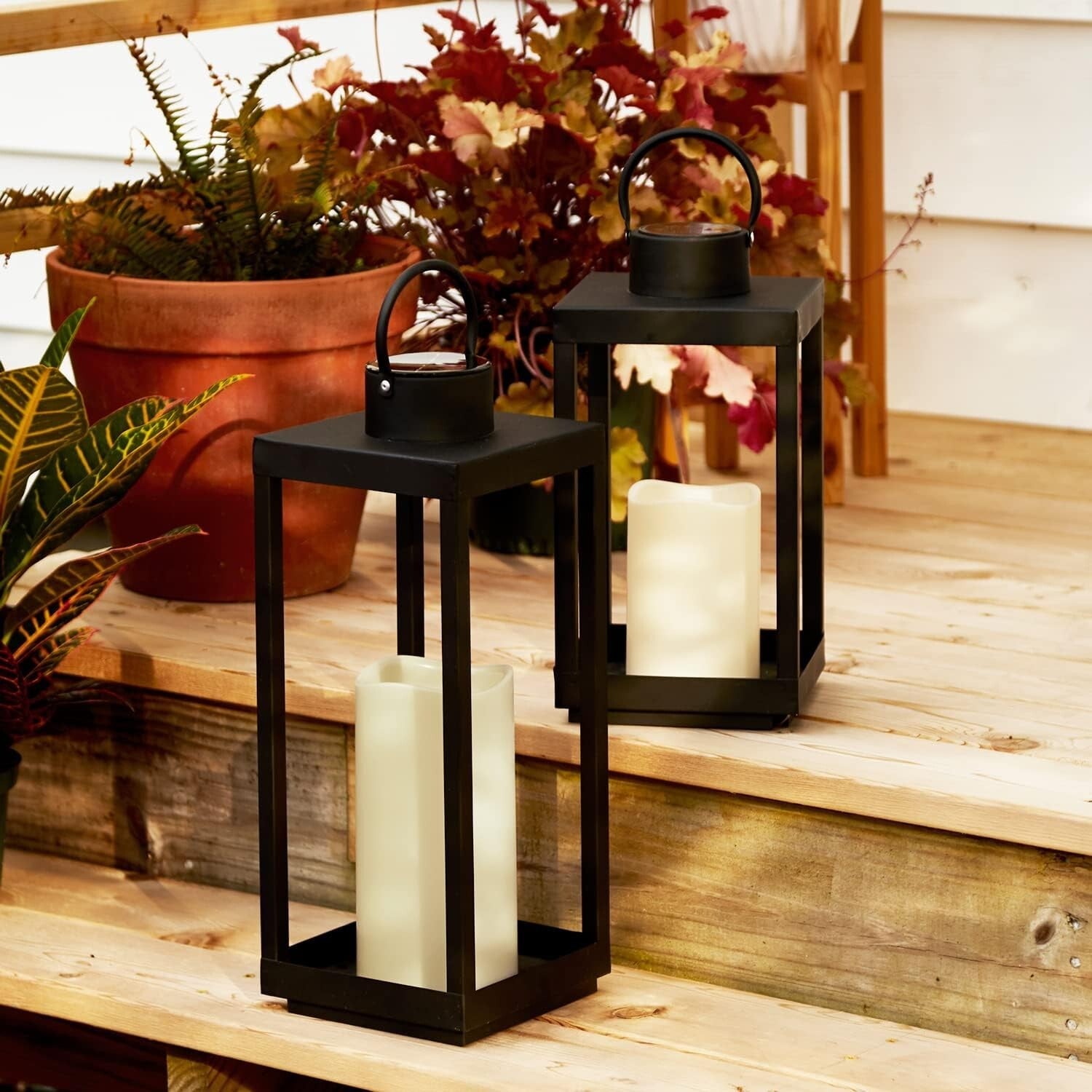 Modern Solar Lantern with Flickering Candlelight - Perfect for Farmhouse Patios