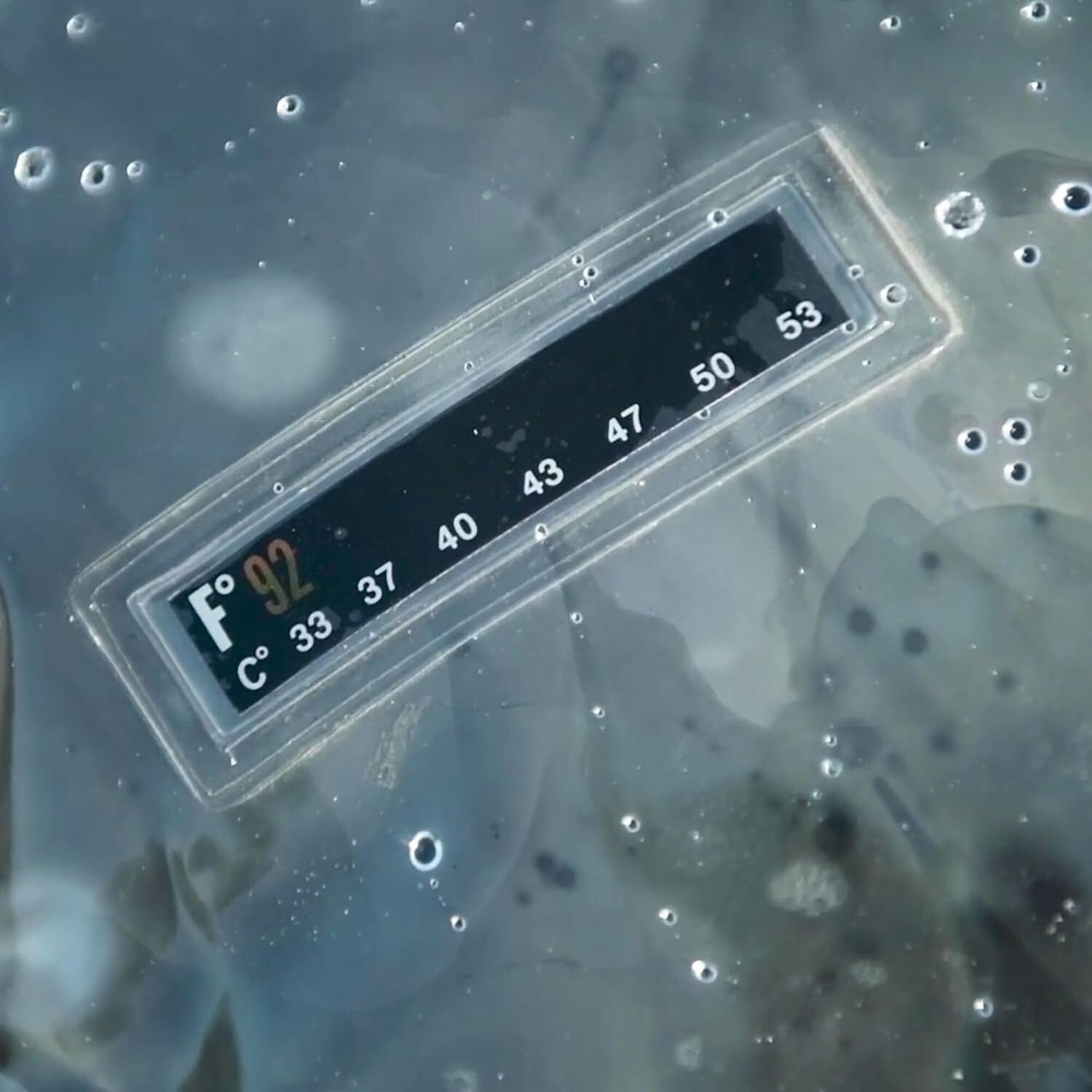 Durable 5-Gallon Solar Shower with Reflective Insulator - Ideal for Outdoor Use