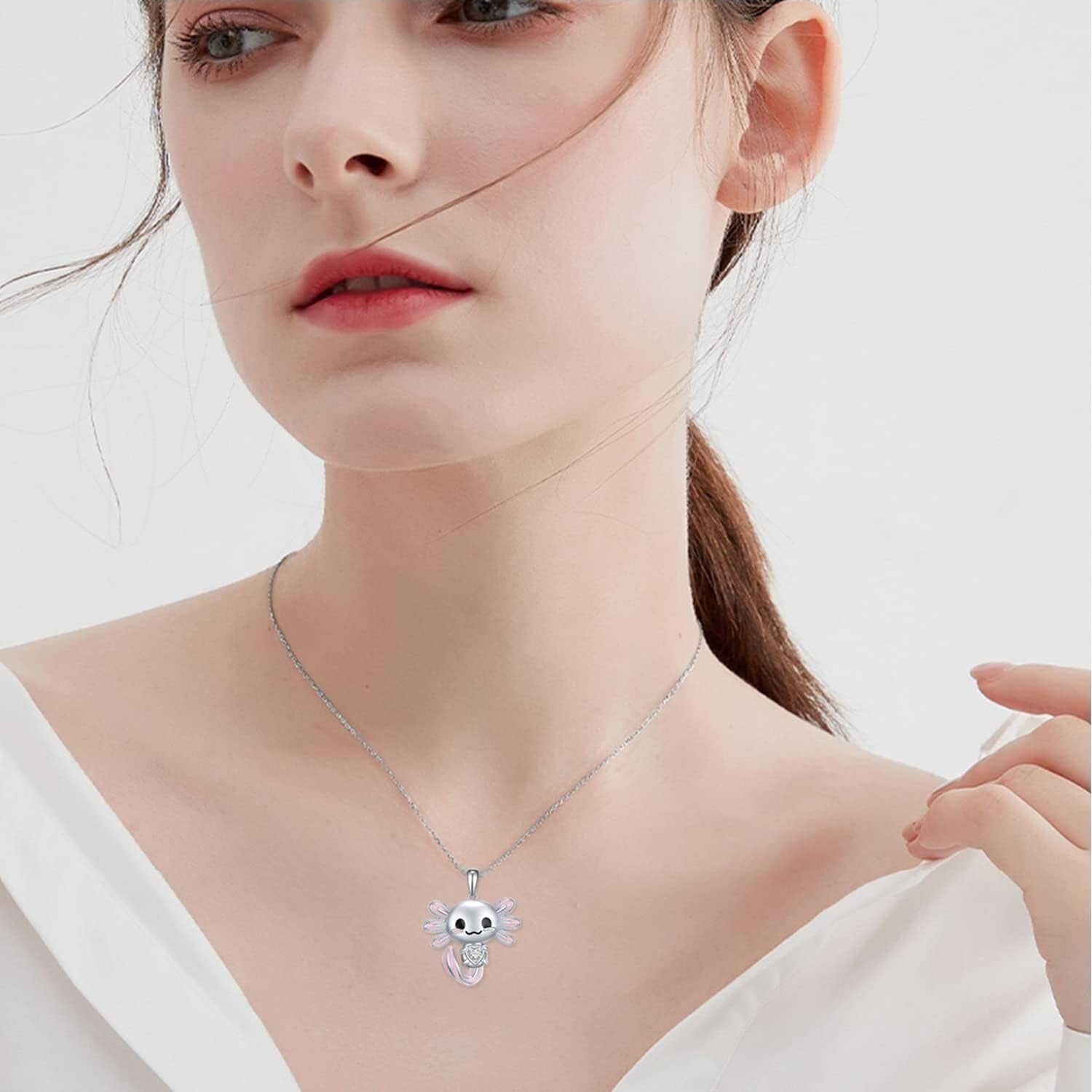 Delicate Axolotl Necklace in 925 Sterling Silver - Perfect Gift for Any Occasion