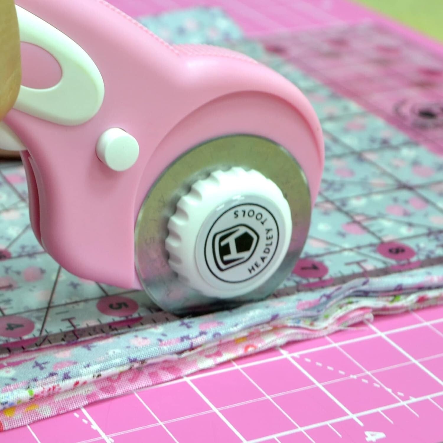 Ergonomic Pink Rotary Cutter Set for Quilting - Includes Cutting Mat & Ruler