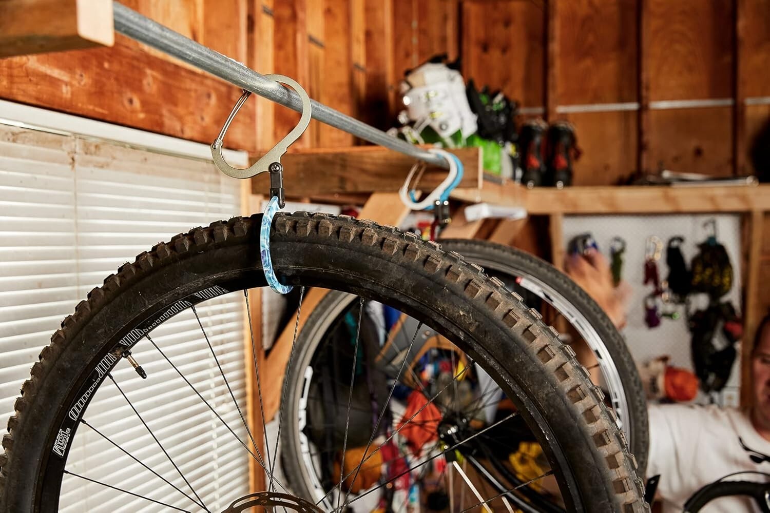 Compact Large Gear Hanging Clips with Rubber Grip - Perfect for Organization