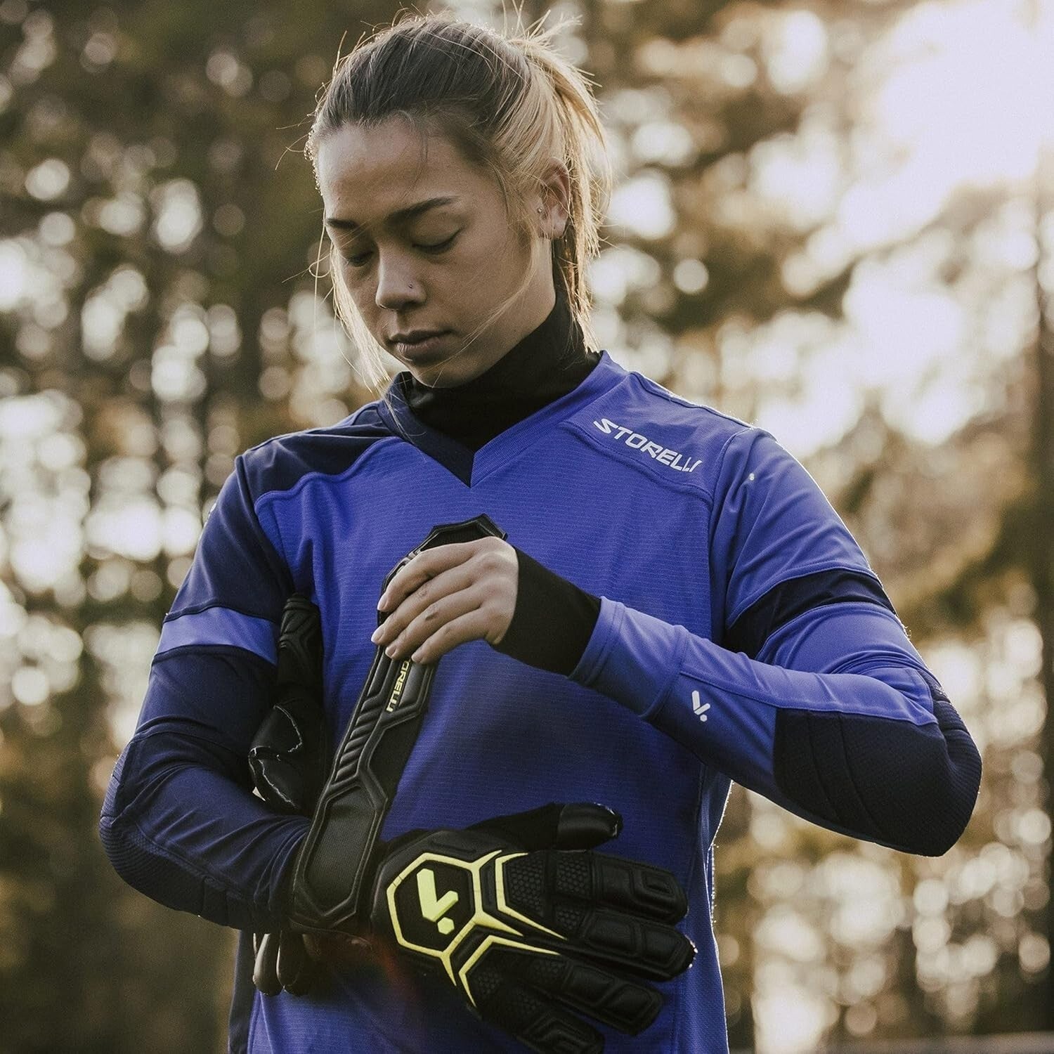 Flexible Professional Goalie Gloves with Superior Grip for Soccer Protection