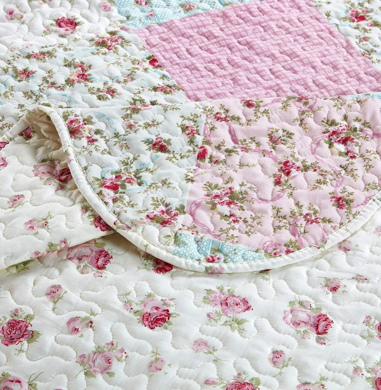 Elegant 3-Piece Rose Quilt Set for All-Season Comfort - Full/Queen Size