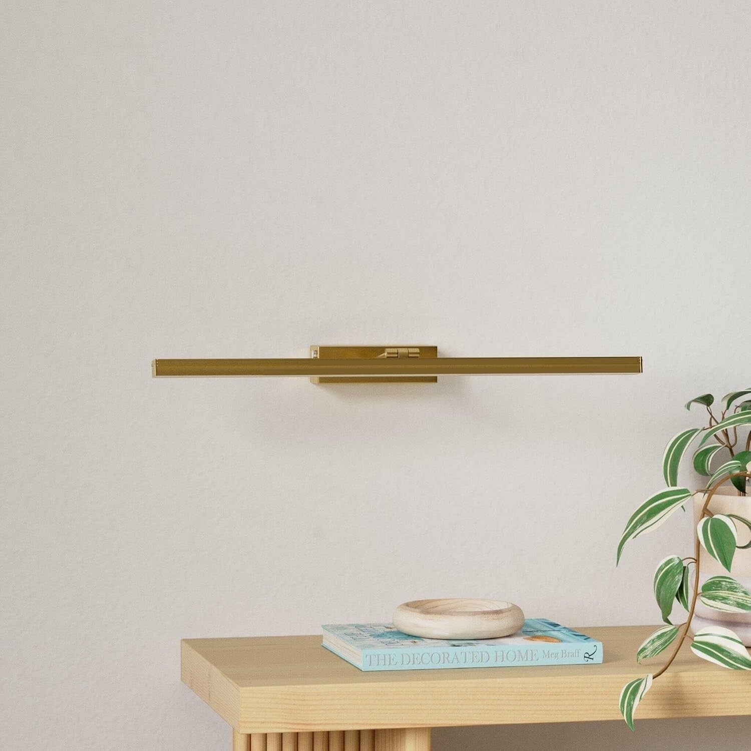 Battery-Powered 20” Gold Picture Light with Auto-Off Timer & Remote Control