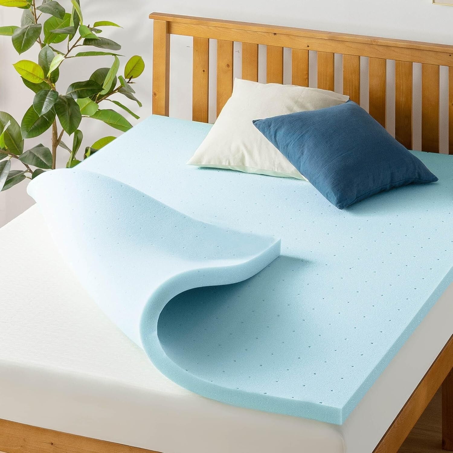 Experience Ultimate Sleep with 1.5-Inch Ventilated Cooling Gel Mattress Topper