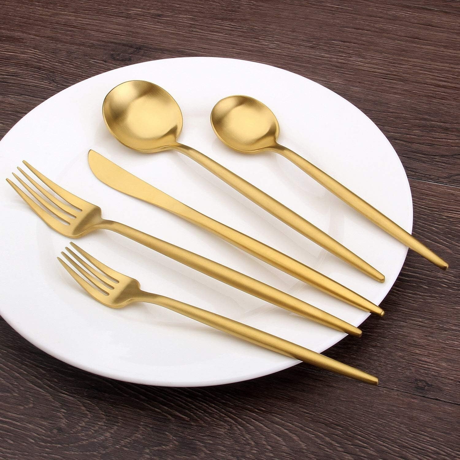 Modern 20-Piece Silverware Set in Matte Gold - Ergonomic, Elegant, Easy Care