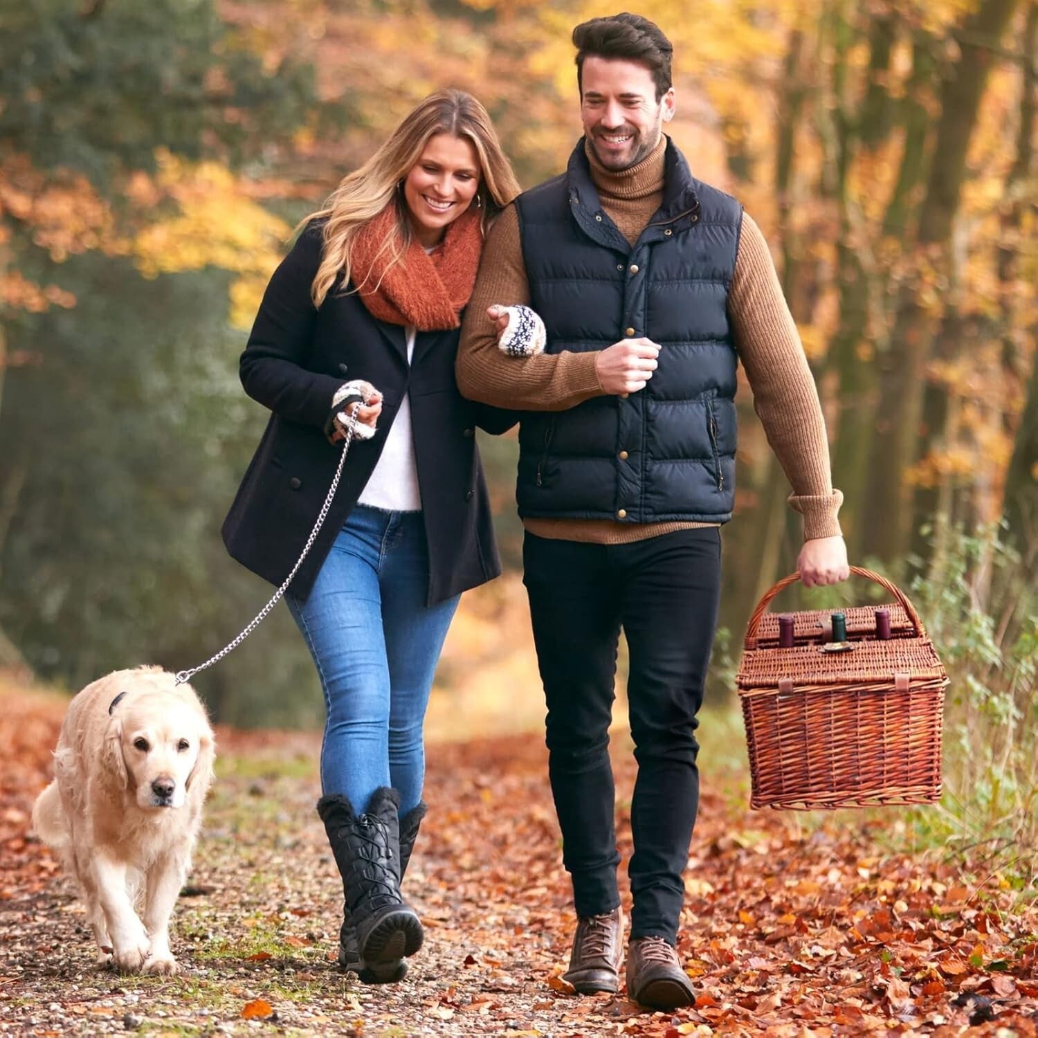 Essential Rustic Wicker Picnic Set for 4 with Insulated Cooler & Glasses